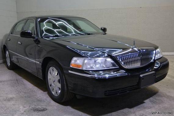 LINCOLN TOWN CAR 2005 1LNHM82WX5Y651521 image LINCOLN TOWN CAR 2005 1LNHM82WX5Y651521 image